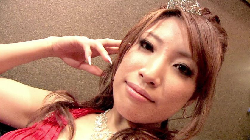 Cover 2 Asian Princess In Her Crown Gets Herself Off - HD/MP4