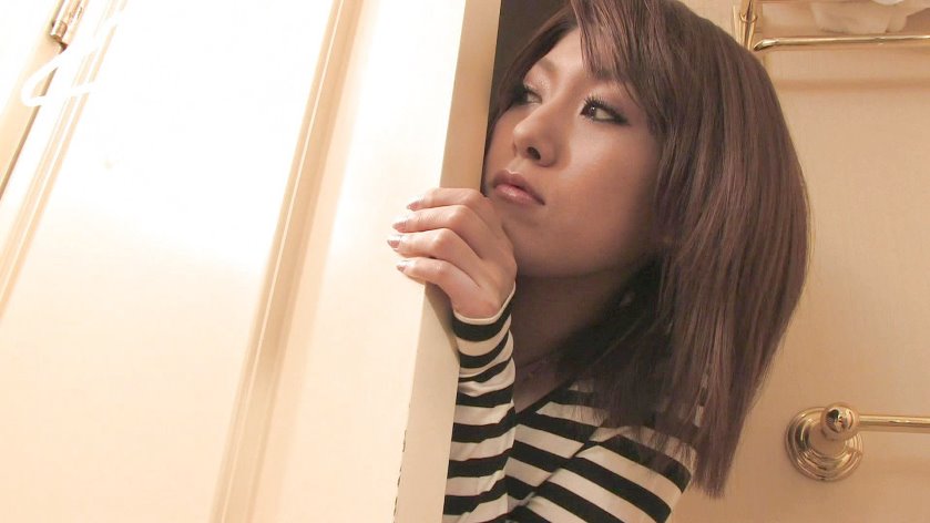 Cover 2 Petite Asian Chick Gives A Blowjob In The Bathroom - HD/MP4