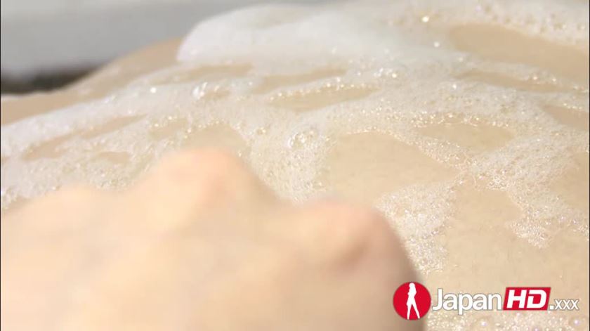 Cover 3 Soapy Suds All Over Her Body - SD/MP4